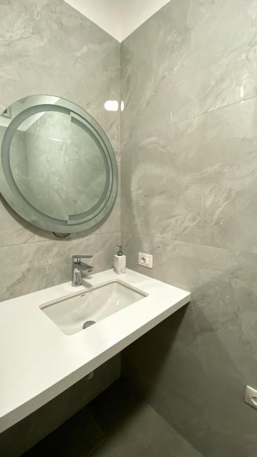 Apartamento Centrally Located Glamorous Bright Near Bazaar Tirana